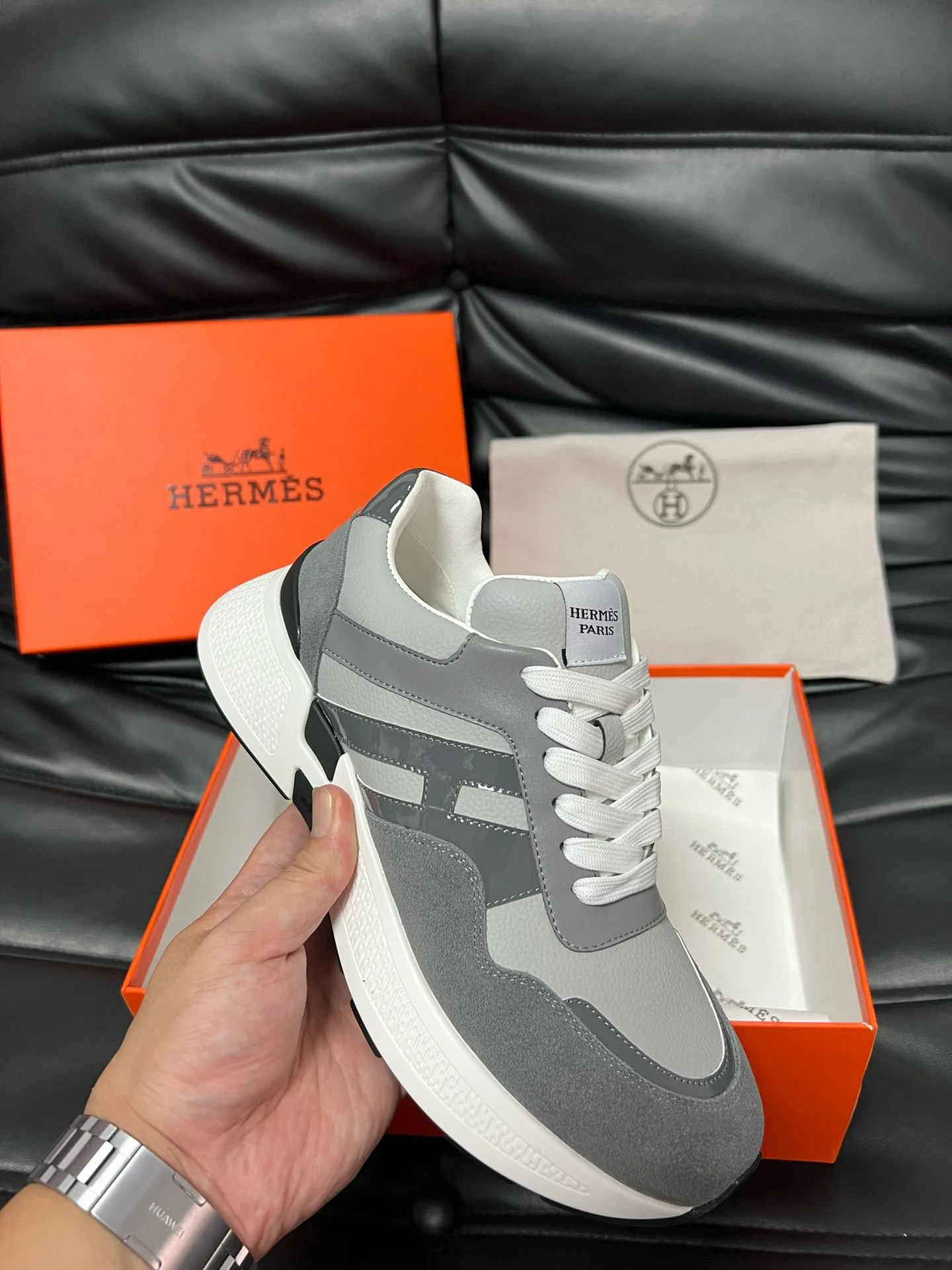 [HERMES] Hermès men's shoes 💰540💰 - High-end quality original order - Upper: 🔝 tumbled calfskin, suede calfskin, shoe body sewn with H pattern - Inner: water-dyed cowhide - Outsole: ultra-light T men's shoes 💰U foam rubber; two-color molded outsole - Super high quality control, fine workmanship: highlighted (high-end, luxury, grade) -Size : 39-44 (38, 45 can be customized)